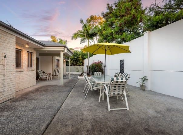 2/37 Heights Drive, Robina, Qld 4226