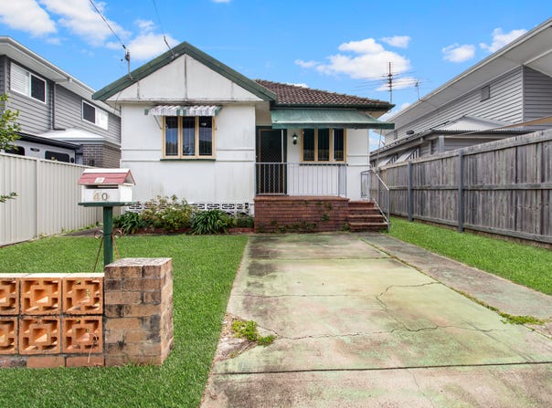 40 King Street, Woody Point, Qld 4019