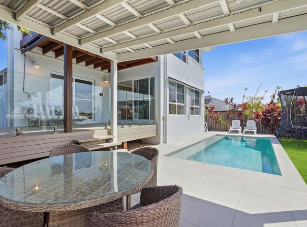 14 Nollamara Drive, Elanora, Qld 4221