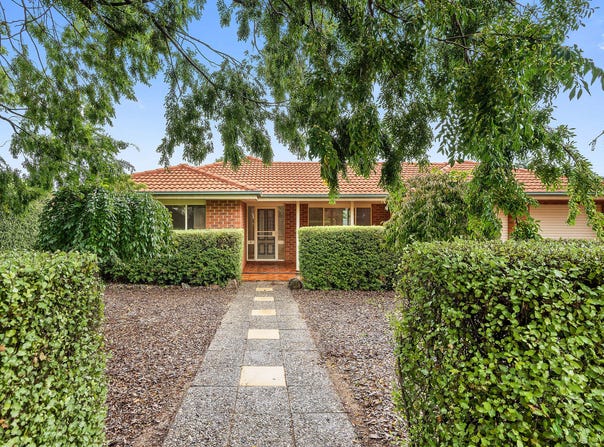 9 Blinkhorn Place, Gordon, ACT 2906