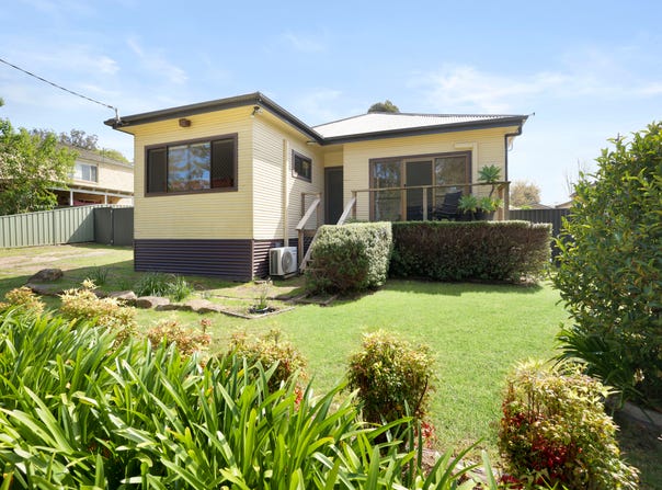 4 Percy Street, Hill Top, NSW 2575