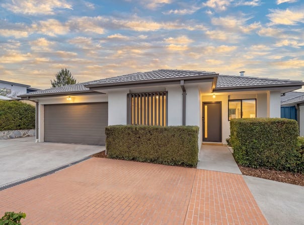 3/100 Uriarra Road, Queanbeyan, NSW 2620