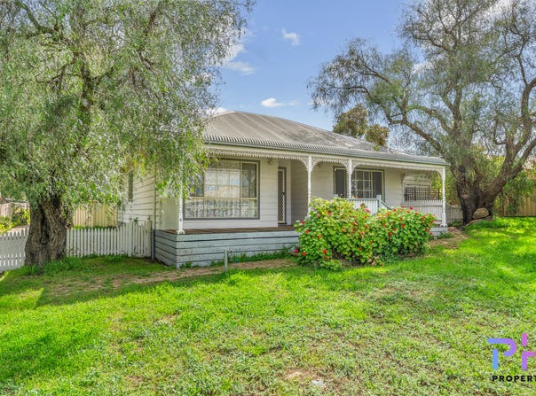 4 Johnson Street, California Gully, Vic 3556