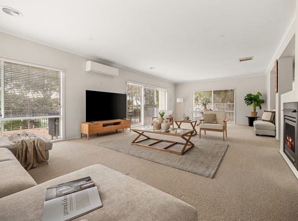 12 Barton Drive, Sandhurst, Vic 3977