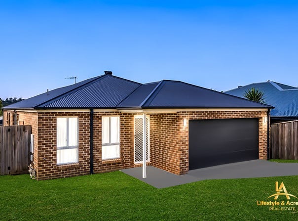 11 CHAUCER WAY, Drouin, Vic 3818