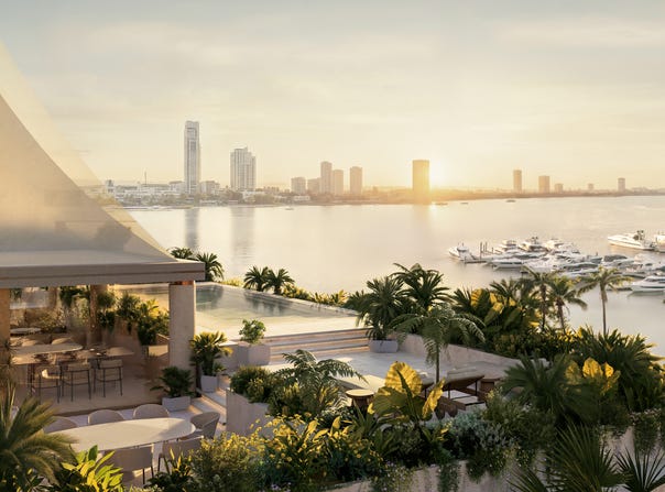 PENTHOUSE/74 Seaworld Drive, Main Beach, Qld 4217