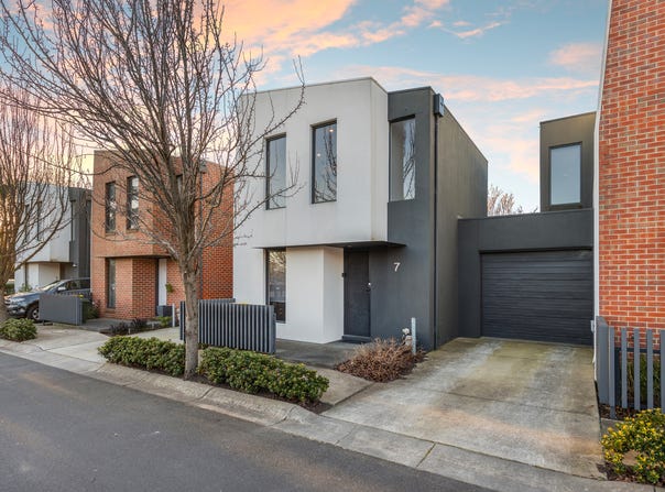 7 Monteith Place, Ballarat Central, Vic 3350