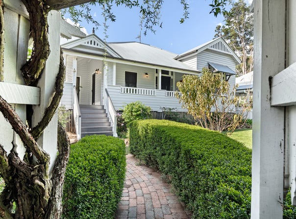 95. Bridge Street, Mount Lofty, Qld 4350