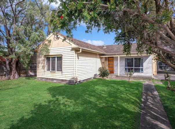 18 Vines Road, Hamlyn Heights, Vic 3215