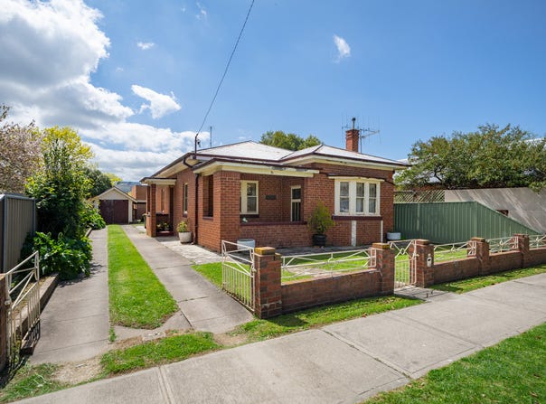 81 Piper Street, Bathurst, NSW 2795
