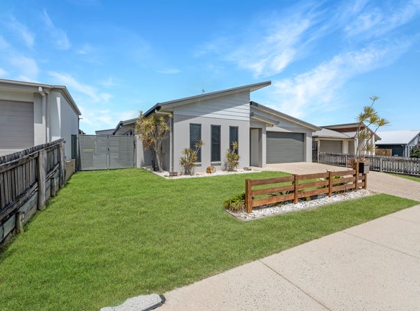 42 Montgomery Street, Rural View, Qld 4740
