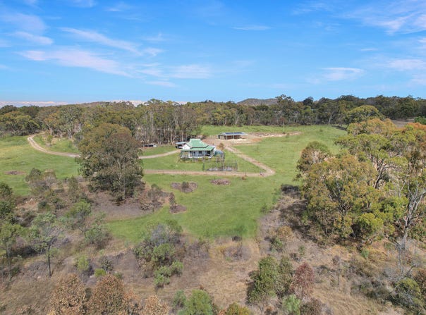 242 Marinis Road, Mount Tully, Qld 4380