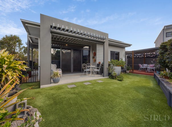 8 Tuckeroo Street, Ripley, Qld 4306
