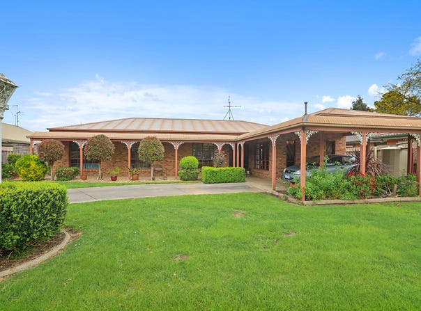 15 Cambridge Drive, Warragul, Vic 3820