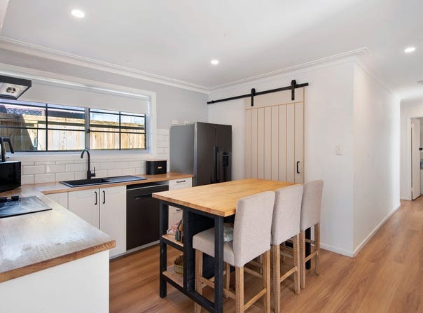 1/6 Craft Court, Miami, Qld 4220