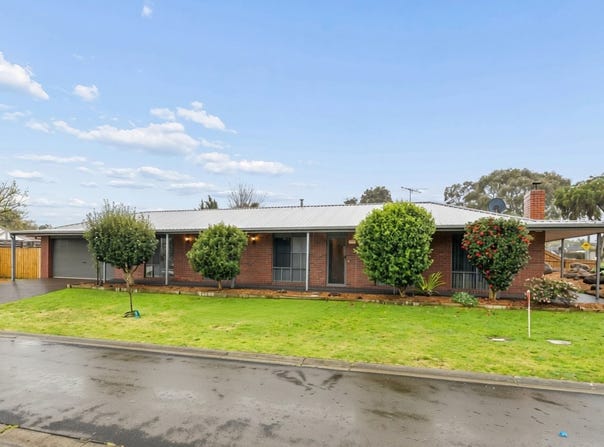 7 Lats Avenue, Carrum Downs, Vic 3201