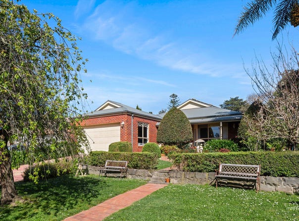 10 Beenak Road, Wandin North, Vic 3139