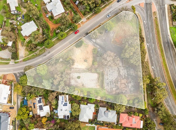 4 Scott St, Greenmount, WA 6056