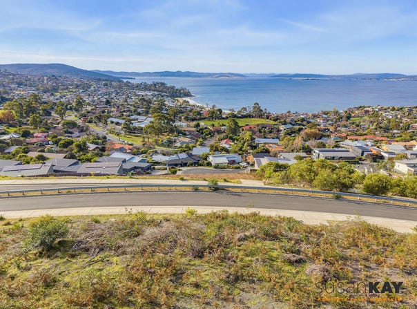 33 Bluebush Crescent, Blackmans Bay, Tas 7052