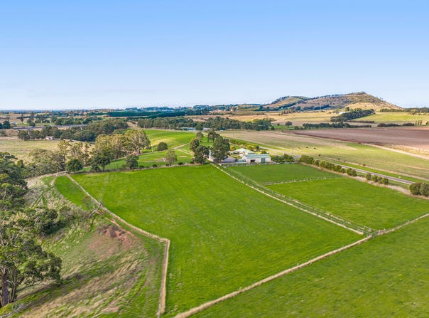 82 Mcguigans Road, Millbrook, Vic 3352