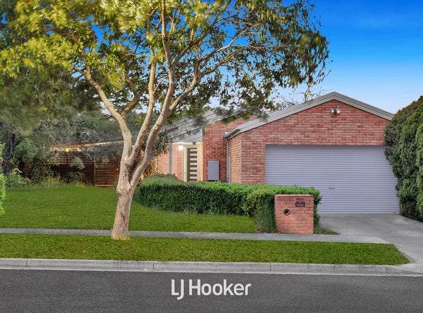 17 Hedgeley Drive, Berwick, Vic 3806