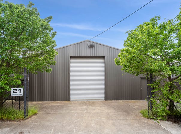 21 Lambert Avenue, Newtown, Vic 3220