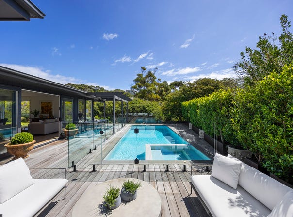 16 Lawrance Grove, Portsea, Vic 3944