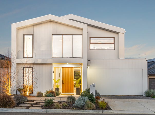 8 Cumulus Avenue, Highton, Vic 3216