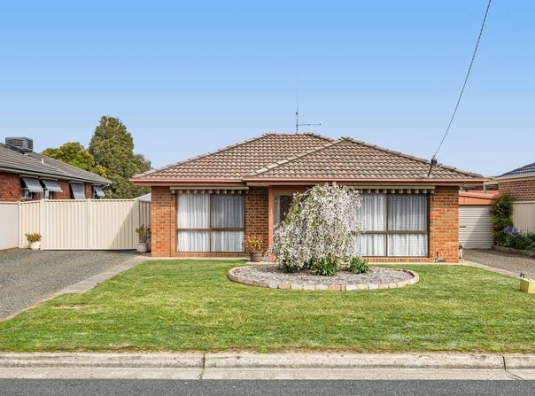 4 Parkside Road, Delacombe, Vic 3356