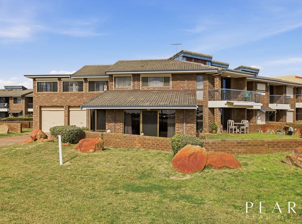 1/16 Arcadia Drive, Shoalwater, WA 6169
