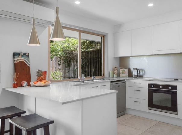 30/51 Olsen Avenue, Labrador, Qld 4215