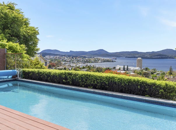 8A Cheverton Parade, Sandy Bay, Tas 7005