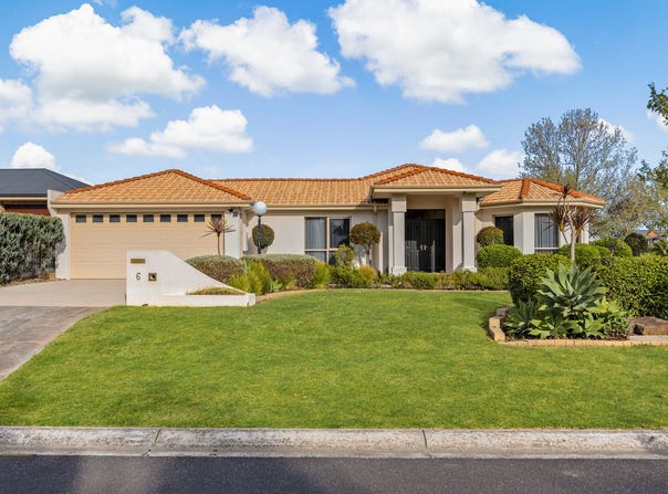6 Robertsons Road, Taylors Lakes, Vic 3038