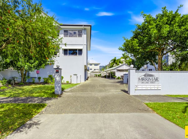 1/303-305 Lake Street, Cairns North, Qld 4870