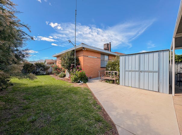 17 Albert Street, Kerang, Vic 3579