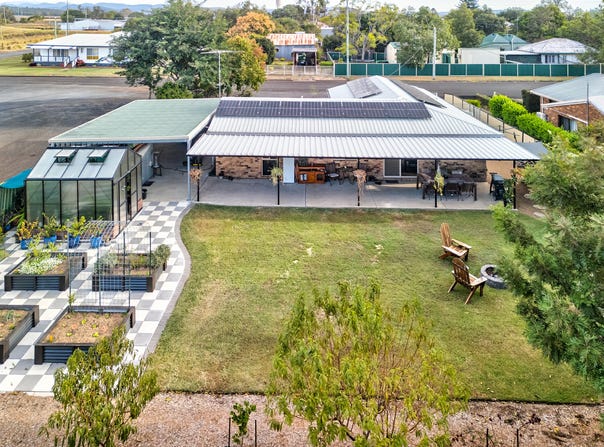 4 Burnham Street, Forest Hill, Qld 4342