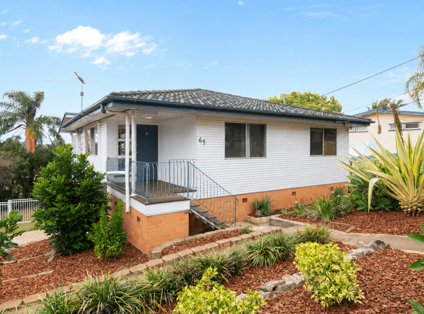 69 Mingera Street, Mansfield, Qld 4122