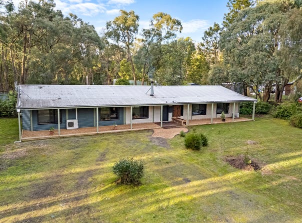 43 Grevillea Drive, Enfield, Vic 3352