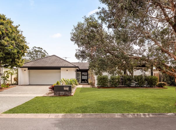7 Hawksbury Crescent, Wakerley, Qld 4154