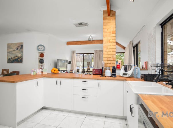 20 Woodhouse Circuit, Canning Vale, WA 6155