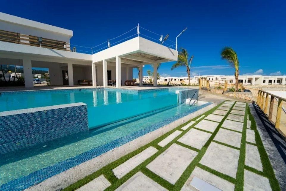 PARADISIAC BEACH CLUB unit: G102, Richmond, St. Ann