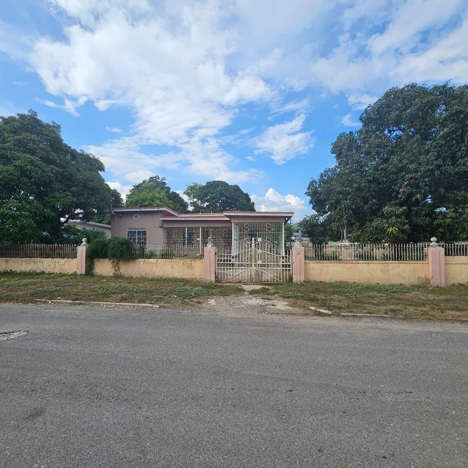 5 BAYARDO AVENUE, Kingston 10, St. Andrew