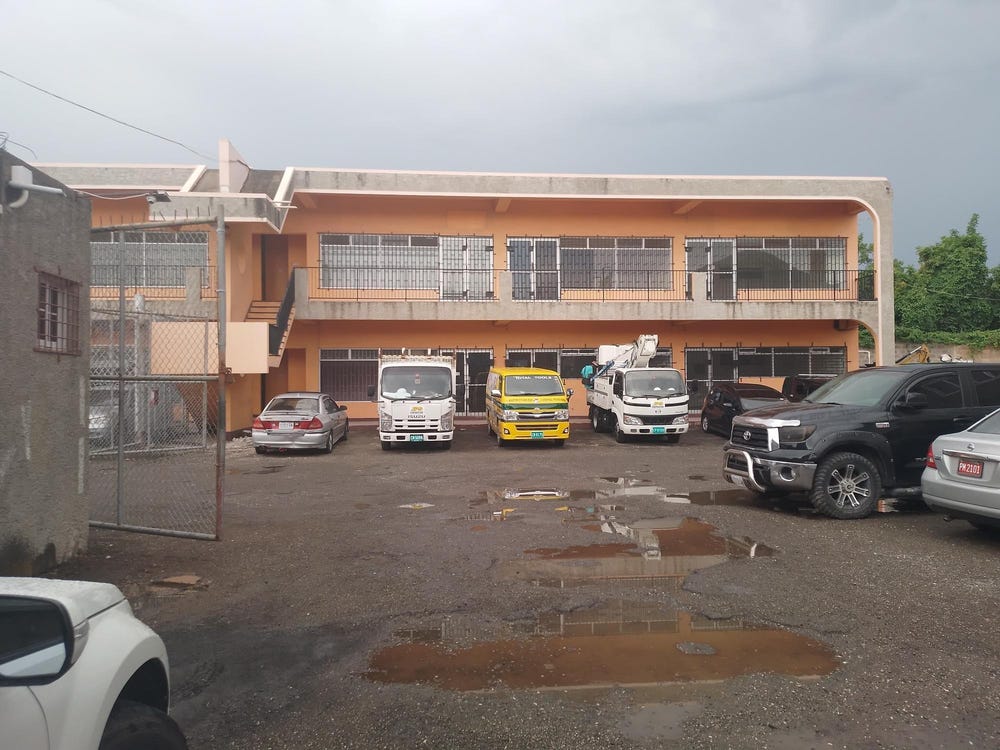 SLIPE ROAD, KINGSTON 5