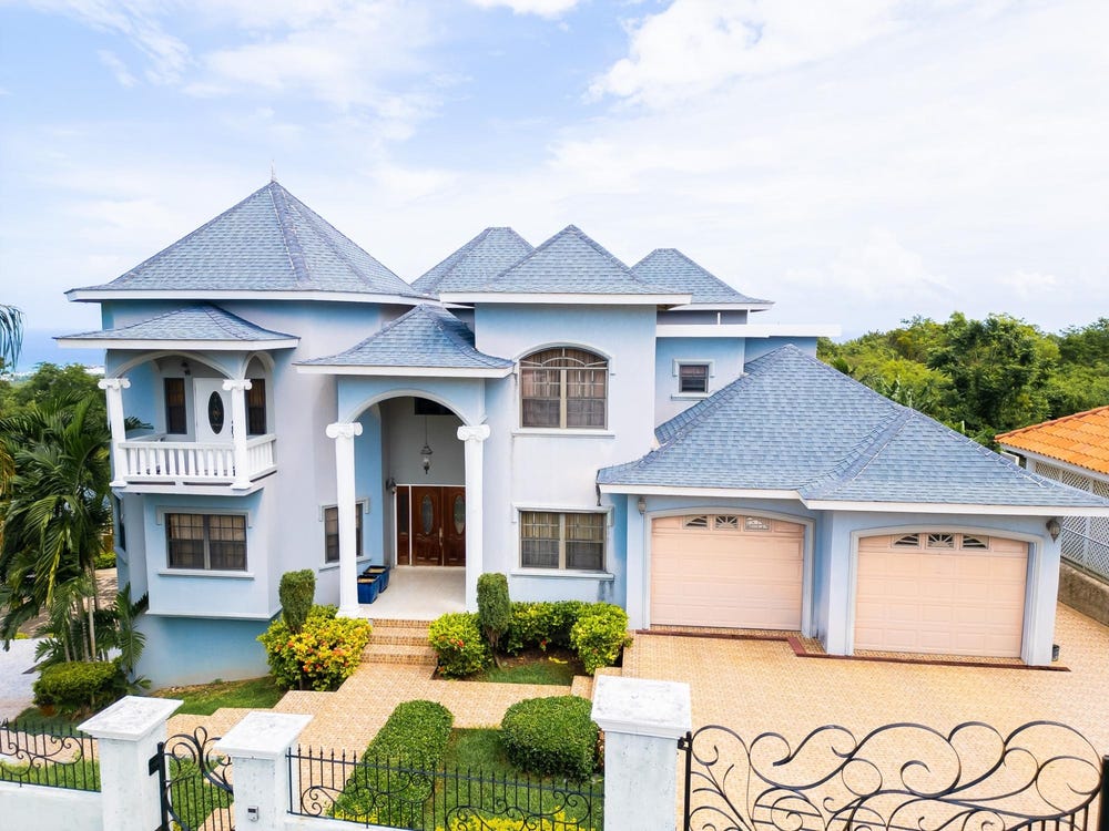 24 WHITTINGHAM AVE, Ironshore, St. James
