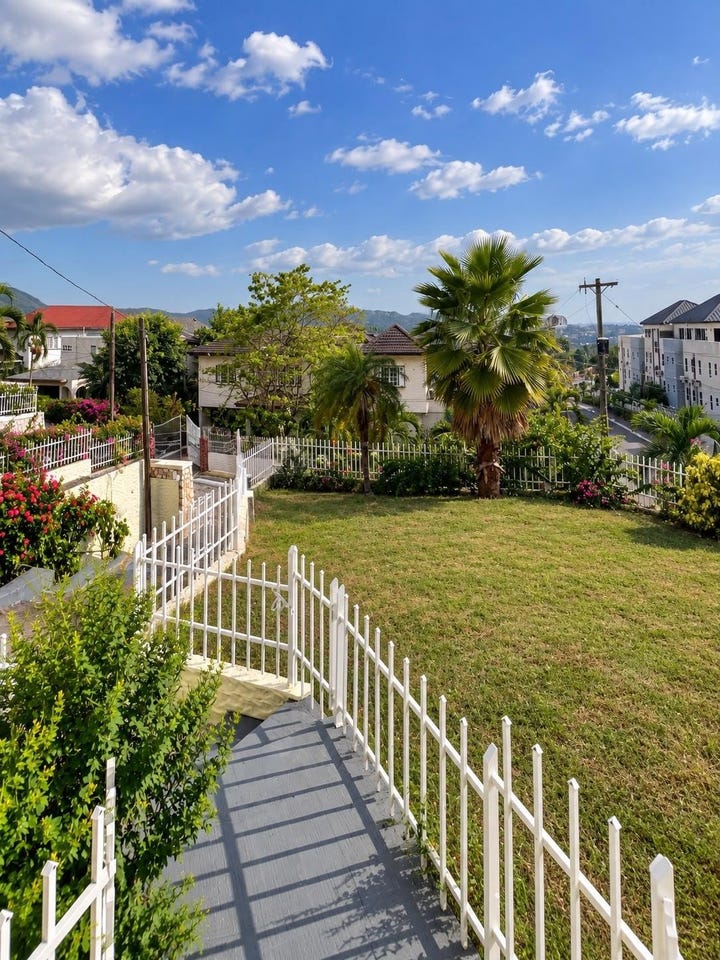 1 E WIDCOMBE HEIGHTS, Kingston 6, St. Andrew