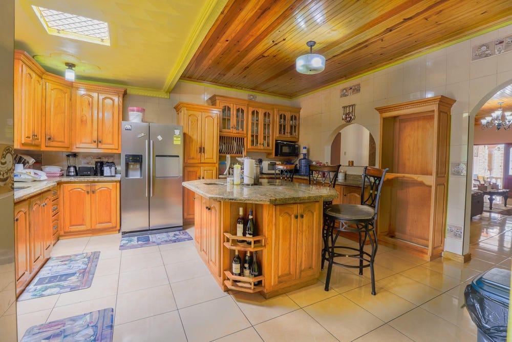 SUNSHINE DRIVE, ALBION