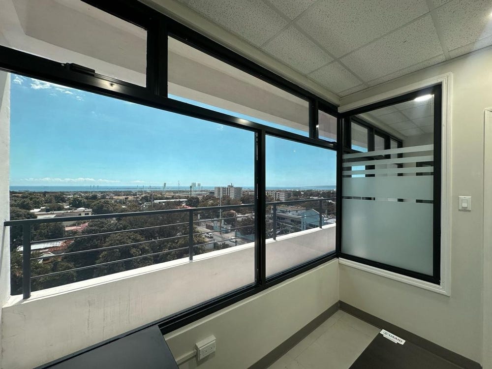 MOUNTAIN VIEW AVENUE