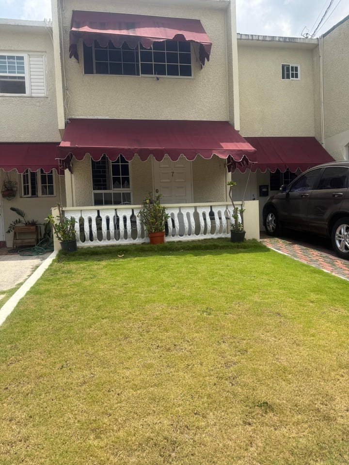 7 MIGNOT PLACE, Kingston 8, St. Andrew