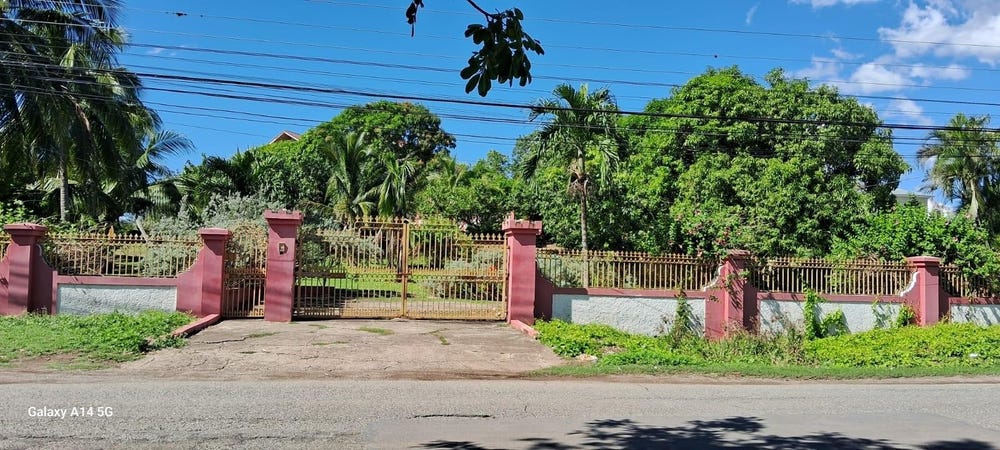 2 BOWERS ESTATE, Old Harbour, St. Catherine