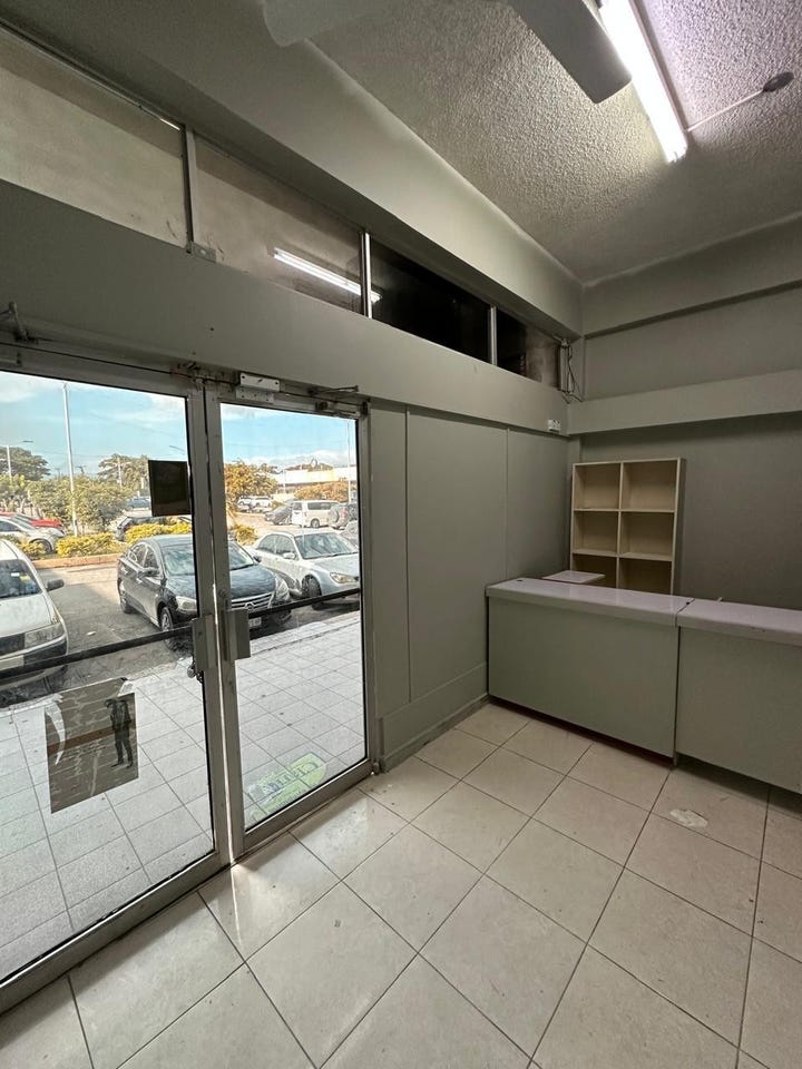 PORTMORE PINES PLAZA, ST.